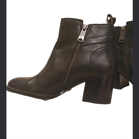 LAST CHANCE! Ralph Lauren Boots - Picture 3 of 9